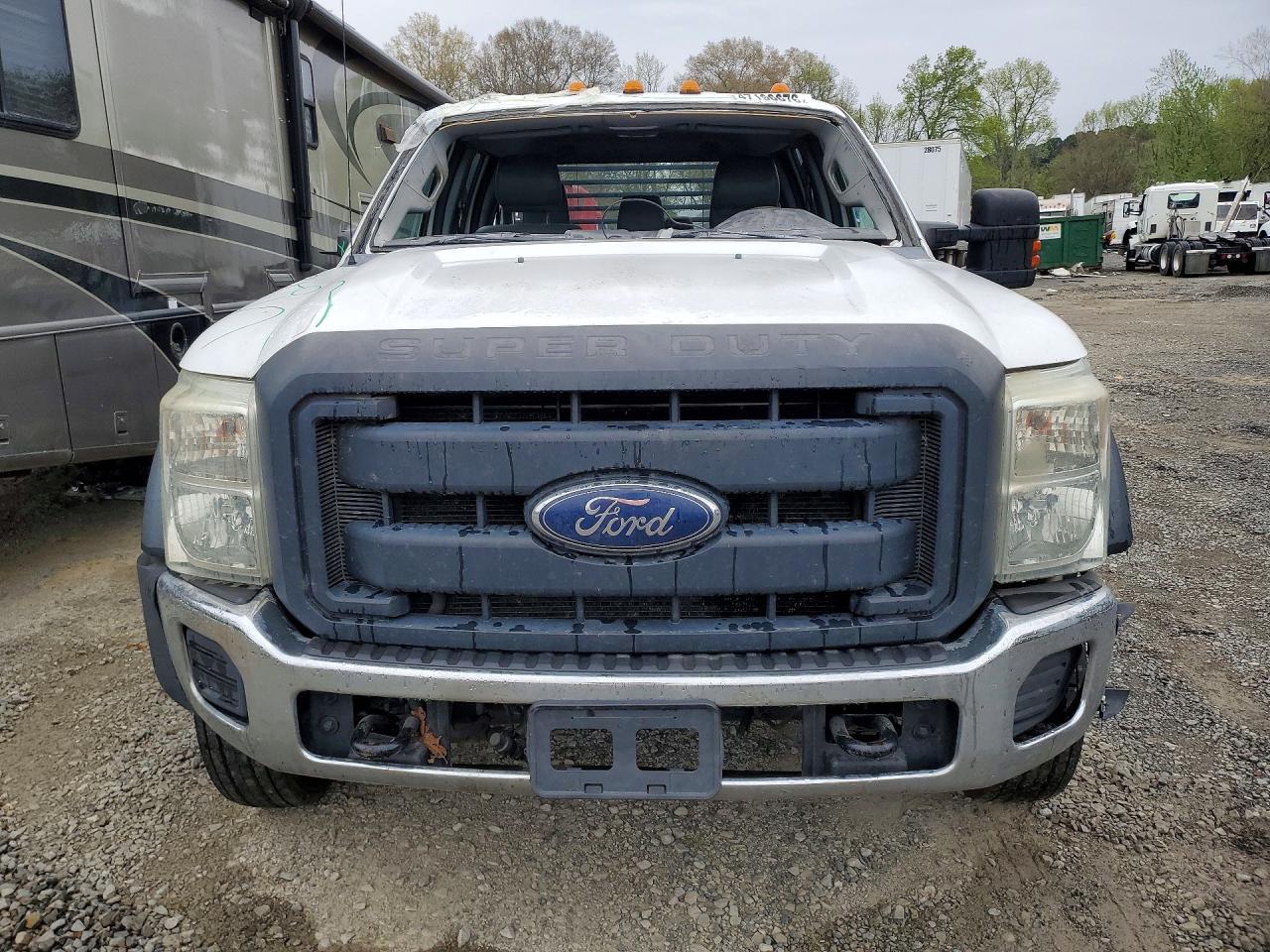 2014 Ford F450 Super Duty Flatbed Truck