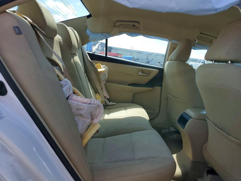 2016 Toyota Camry le