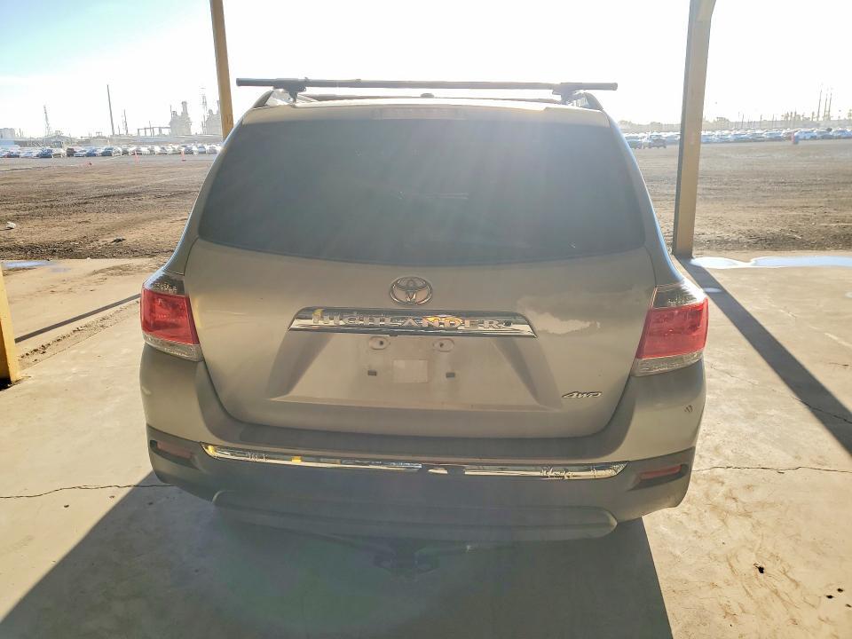 2012 Toyota Highlander se