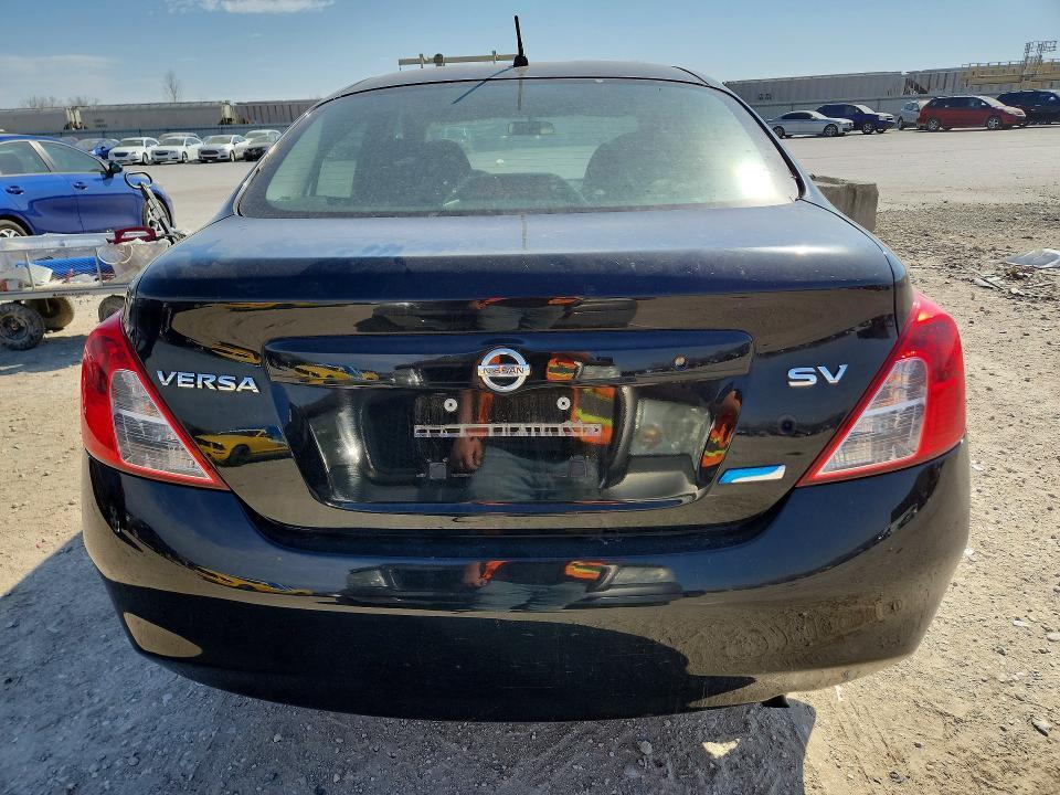 2012 Niss Versa 1.6 s