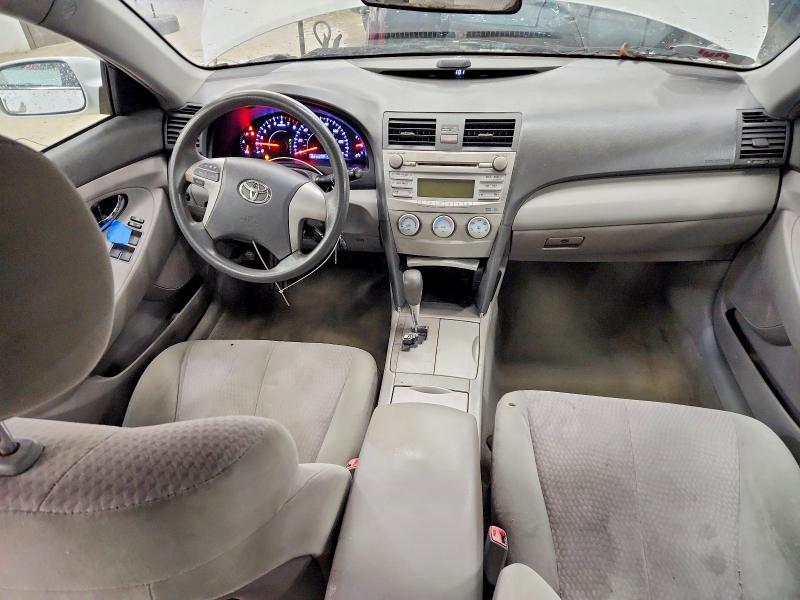 2010 Toyota Camry le