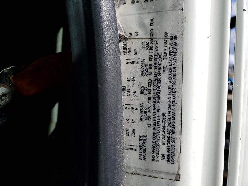 2013 International LF687 Semi Truck