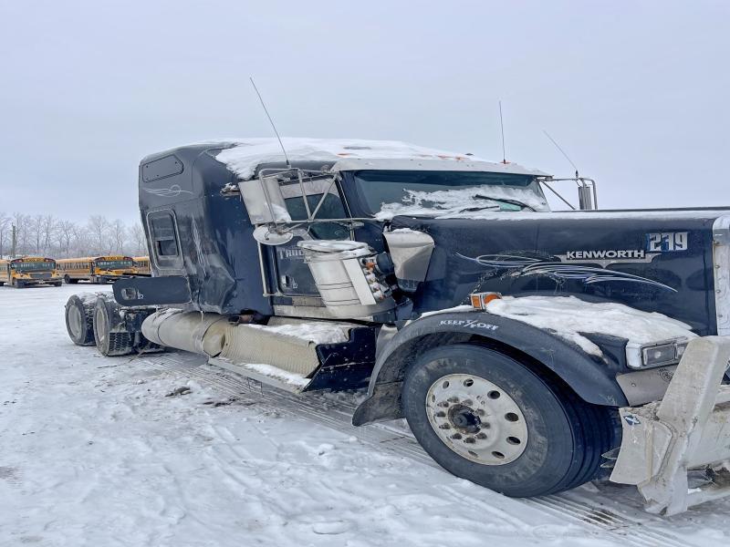 2017 Kenworth Construction W900