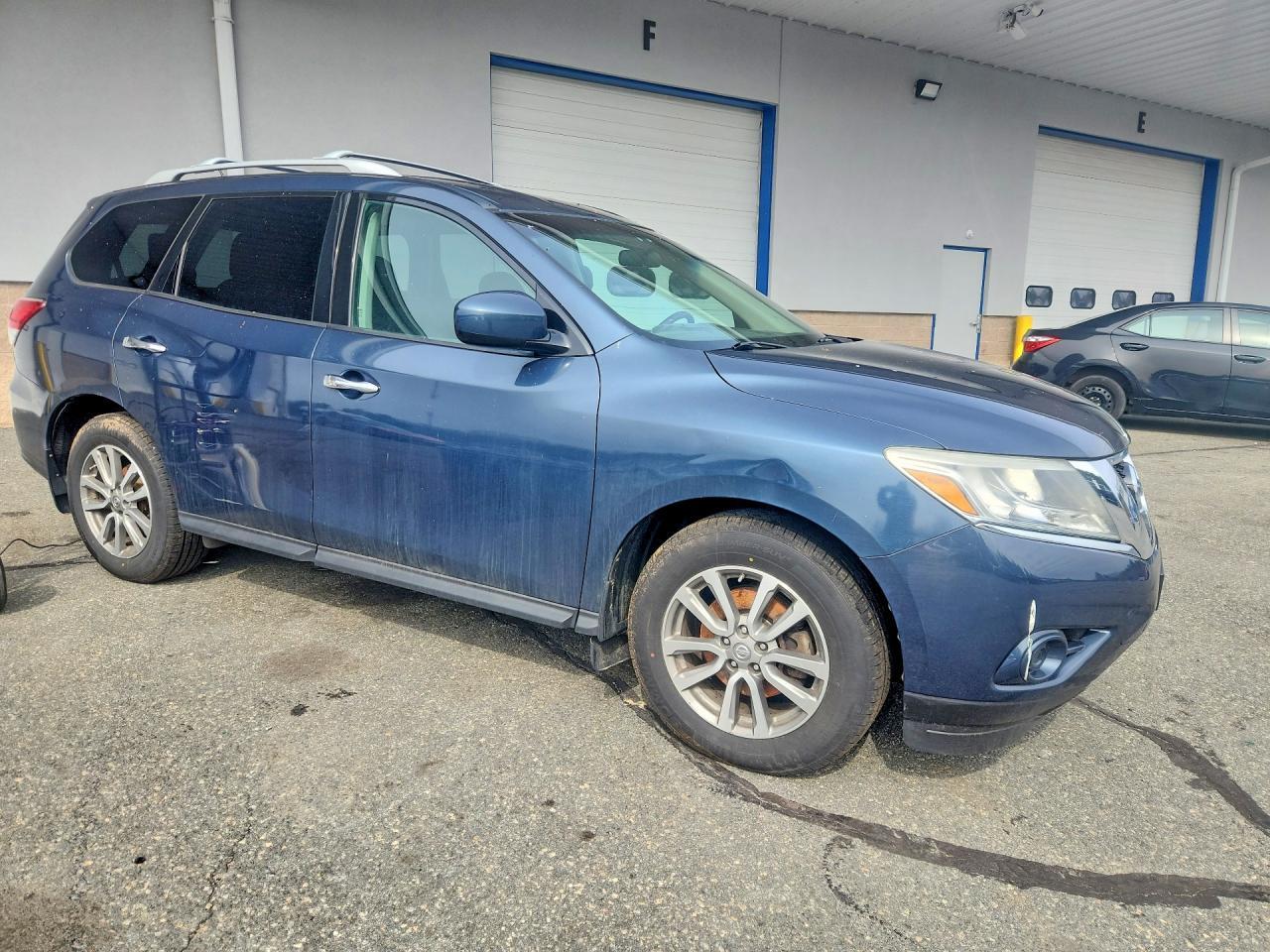 2014 Nissan Pathfinder sv