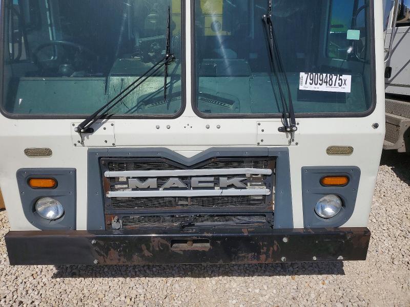 2016 Mack LEU613 Refuse Truck
