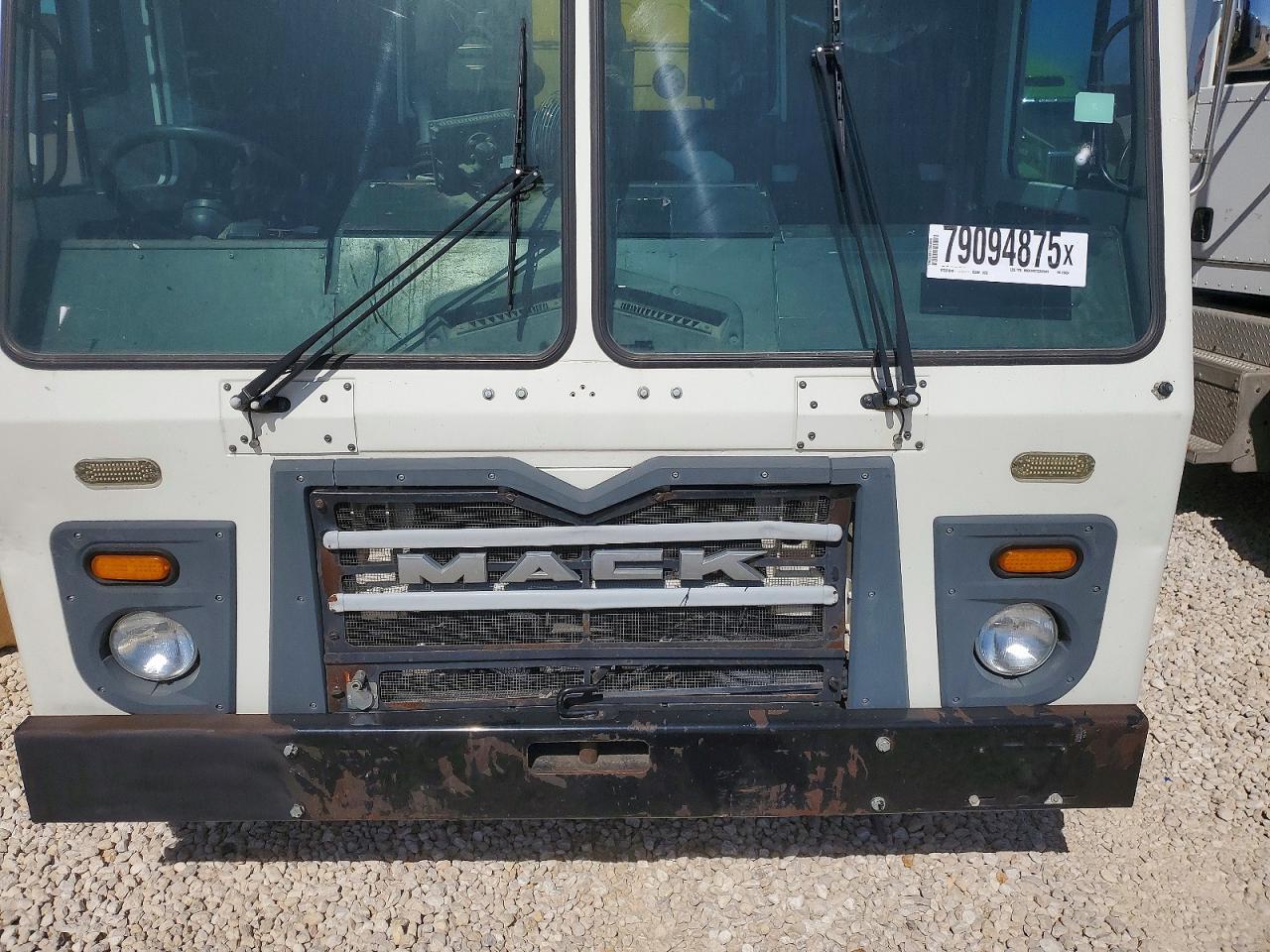 2016 Mack LEU613 Refuse Truck