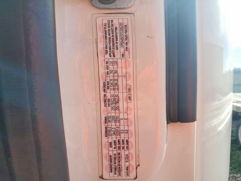 2015 Peterbilt 579 Semi Truck