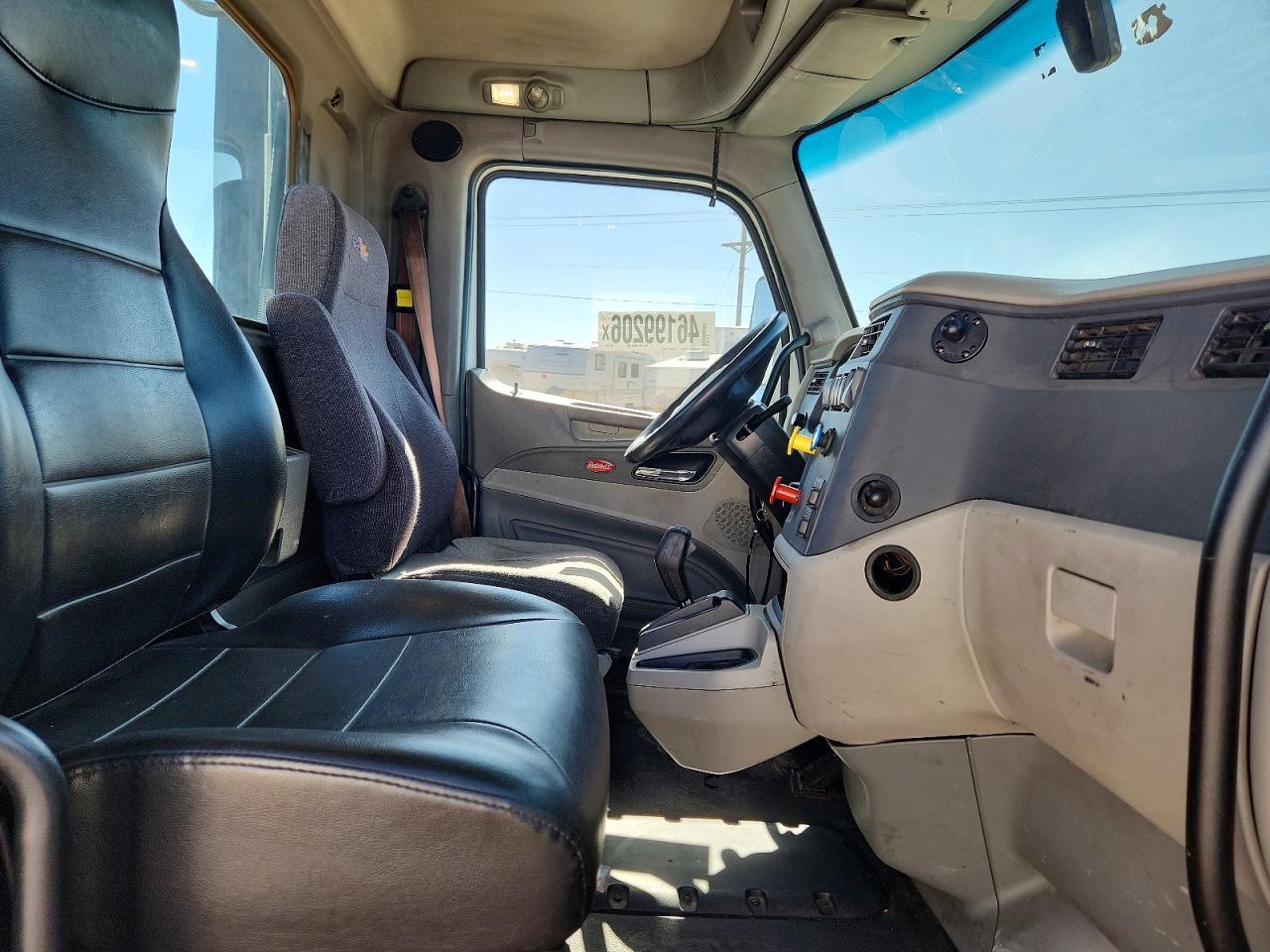 2018 Peterbilt 579 Semi Truck