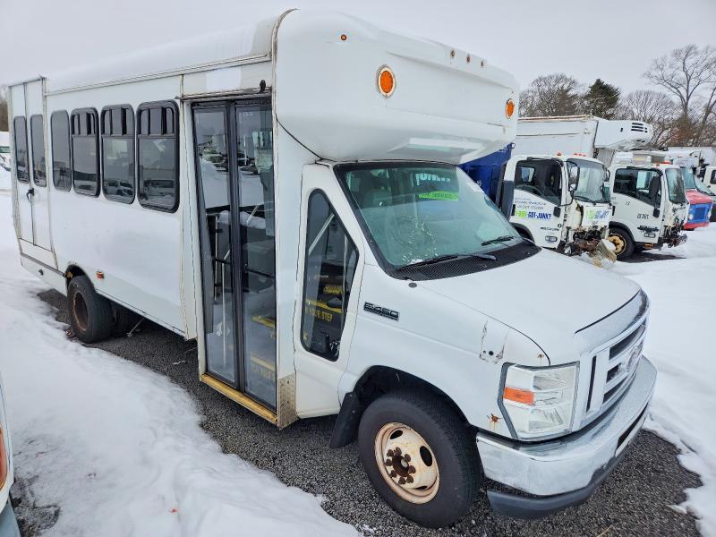 2016 Ford E450 Shuttle Bus