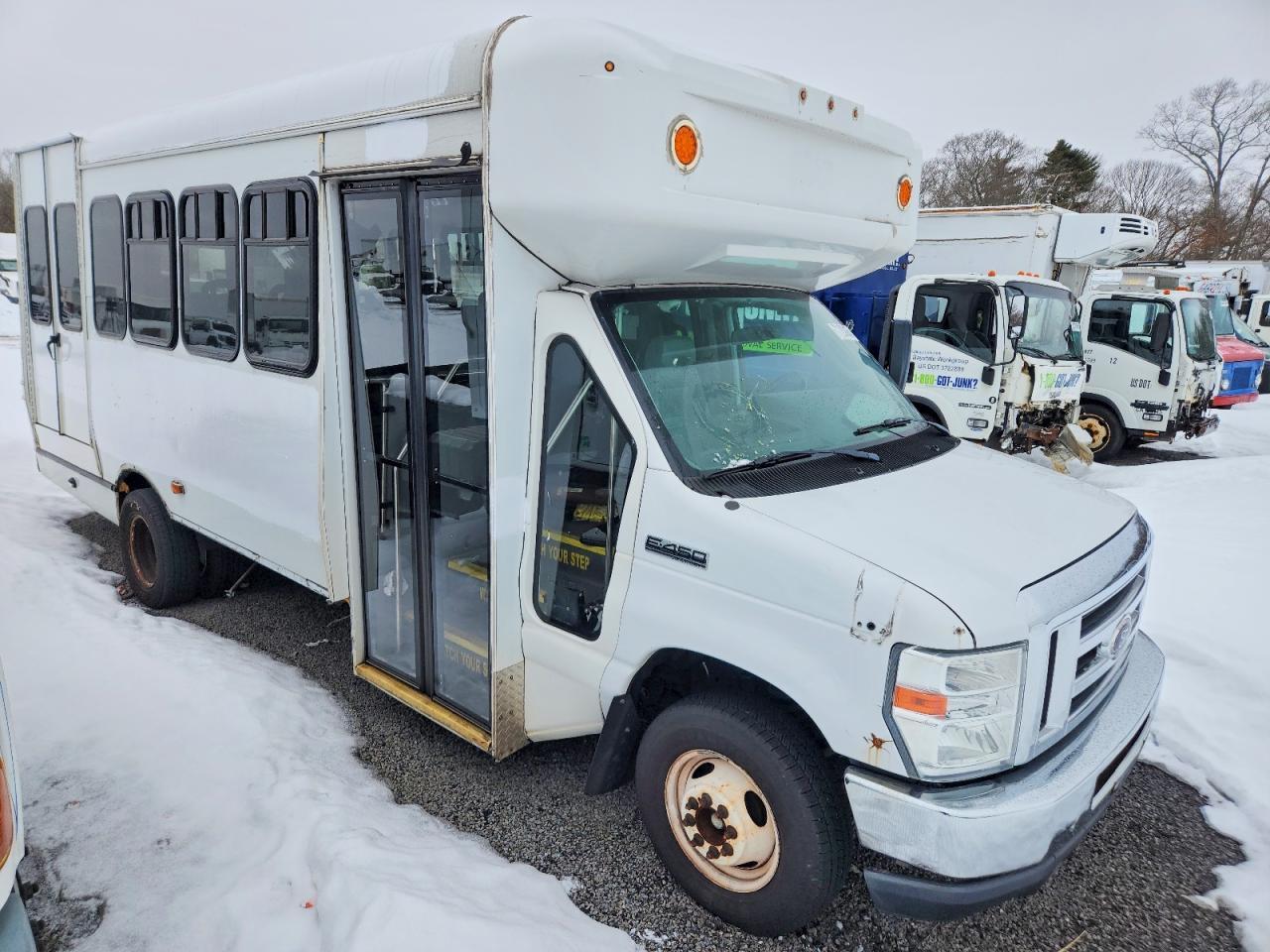 2016 Ford E450 Shuttle Bus