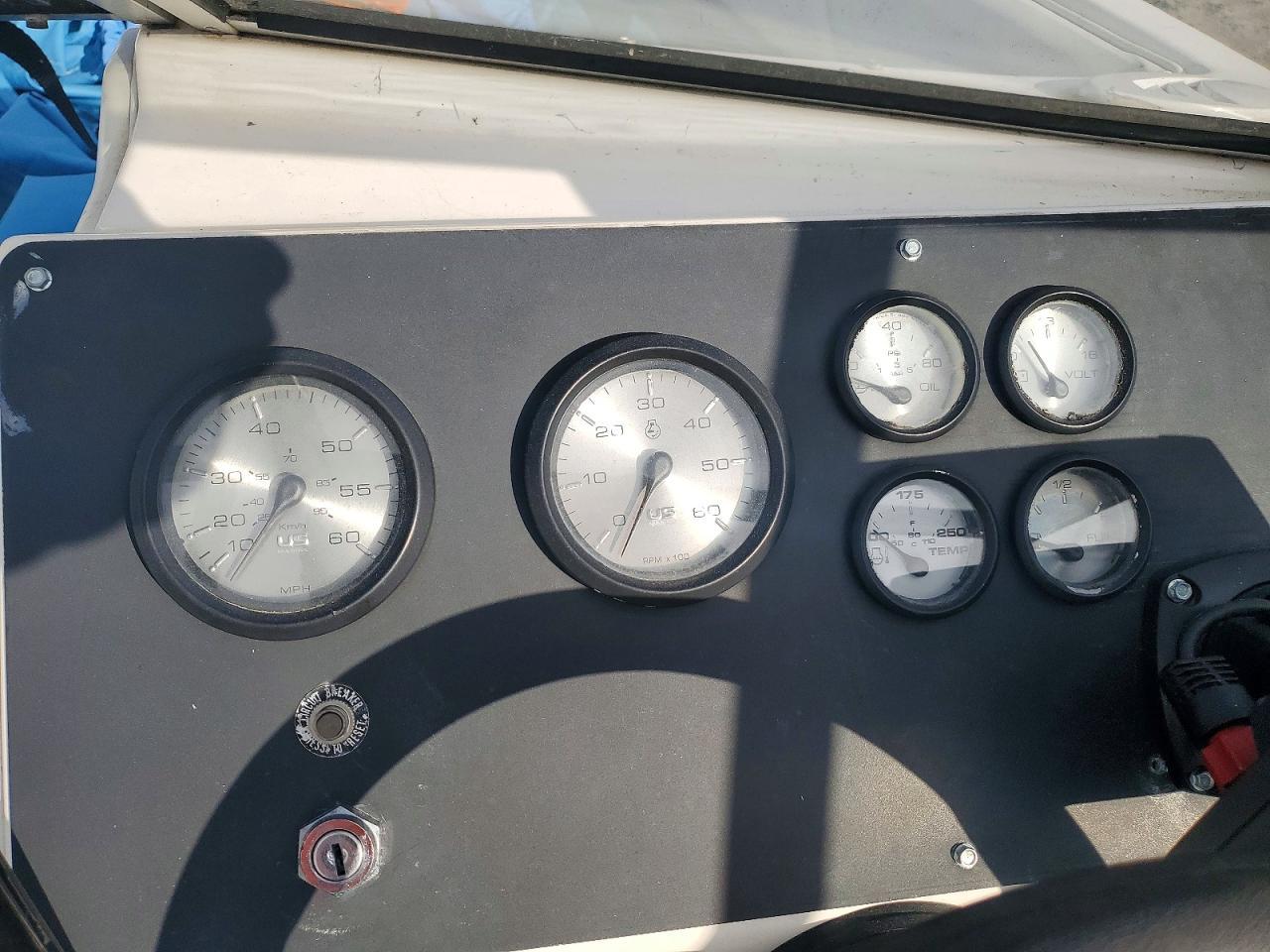 1998 Bayliner Boat-boat