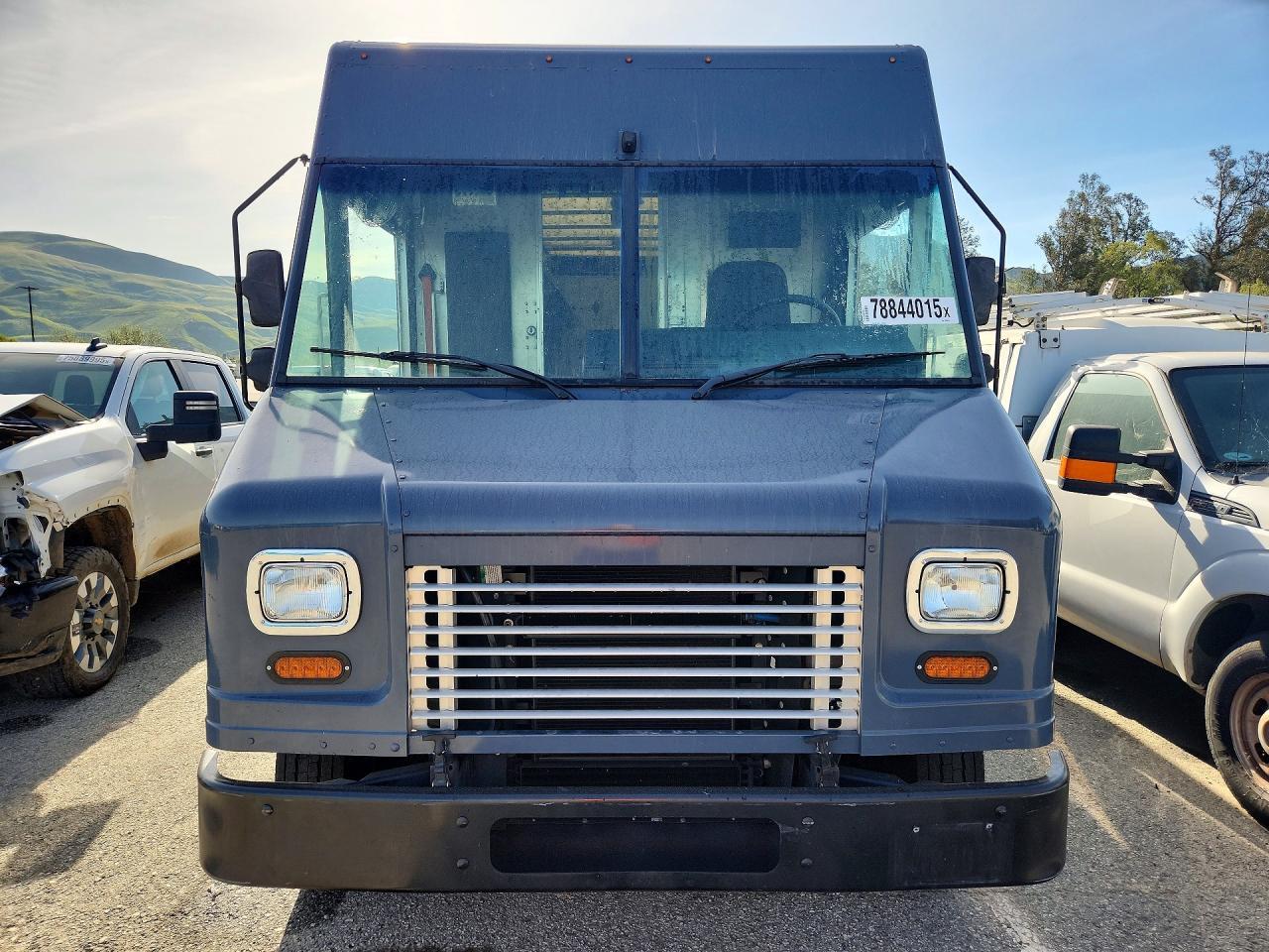 2021 Freightliner MT45G Chassis Delivery Truck