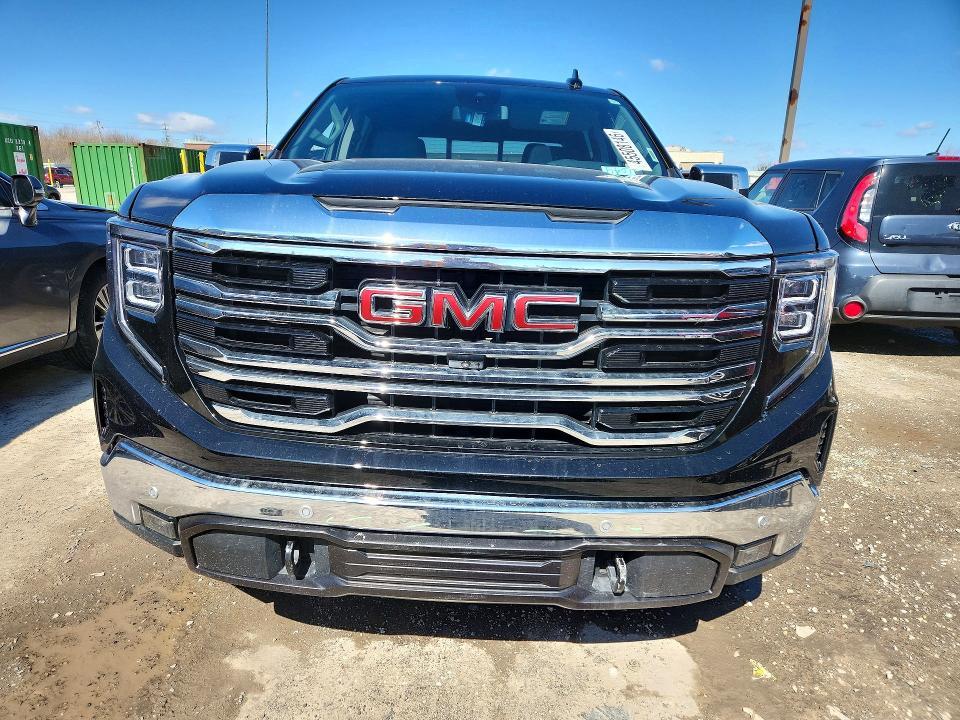 2025 GMC Sierra K1500 SLT