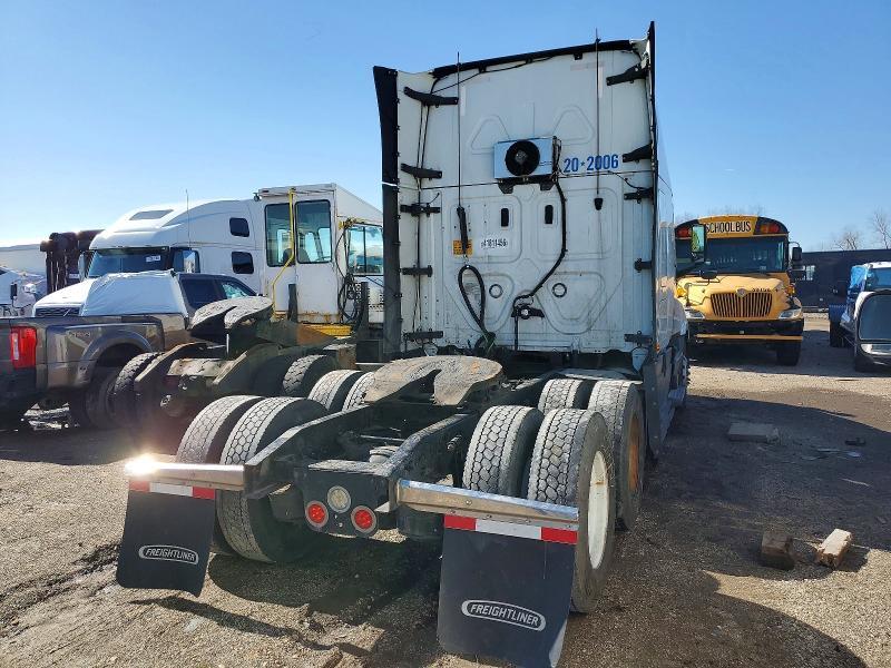 2020 Freigliner 2020 Freightliner Cascadia 126 Semi Truck