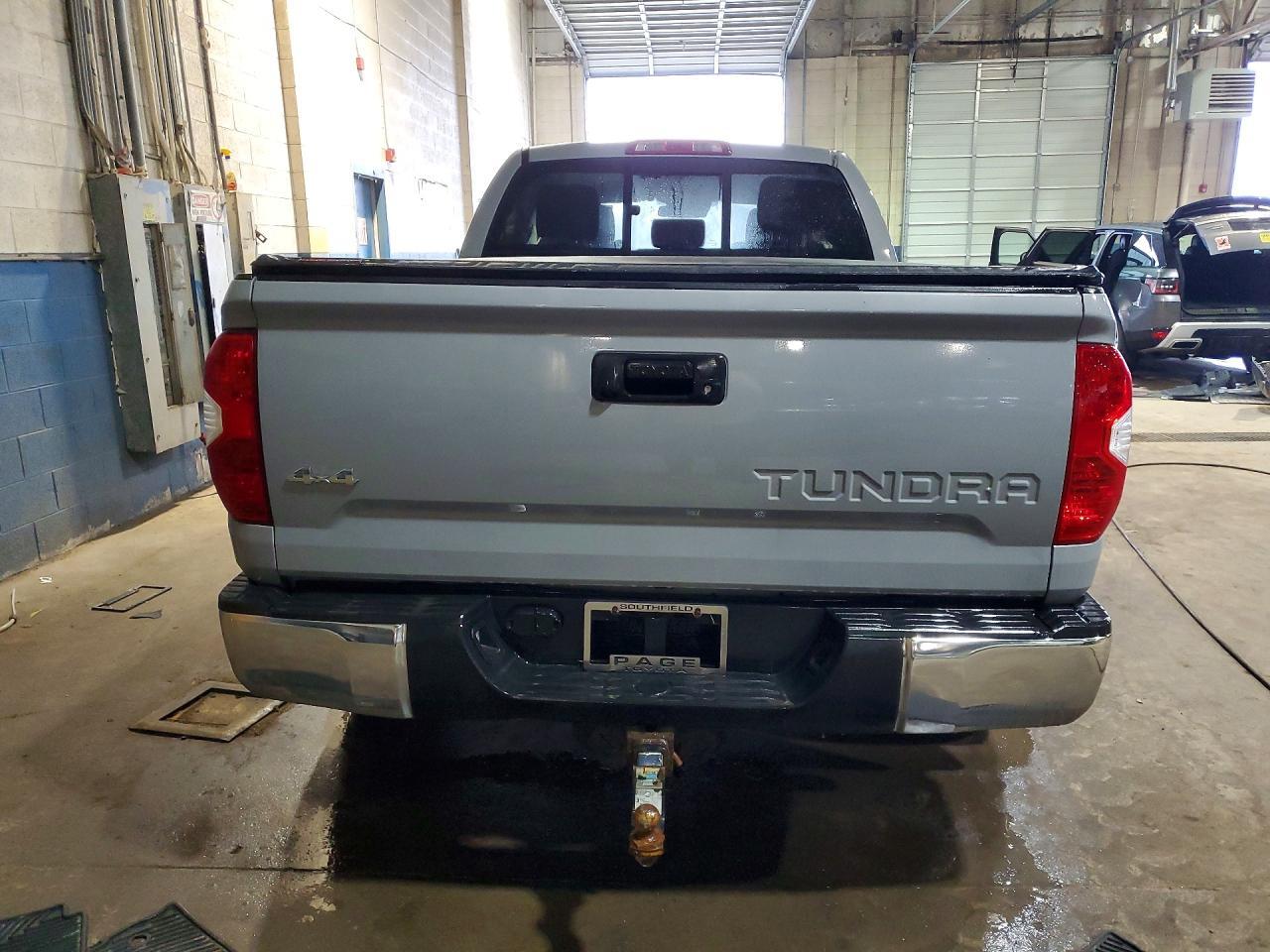 2018 Toyota Tundra SR5