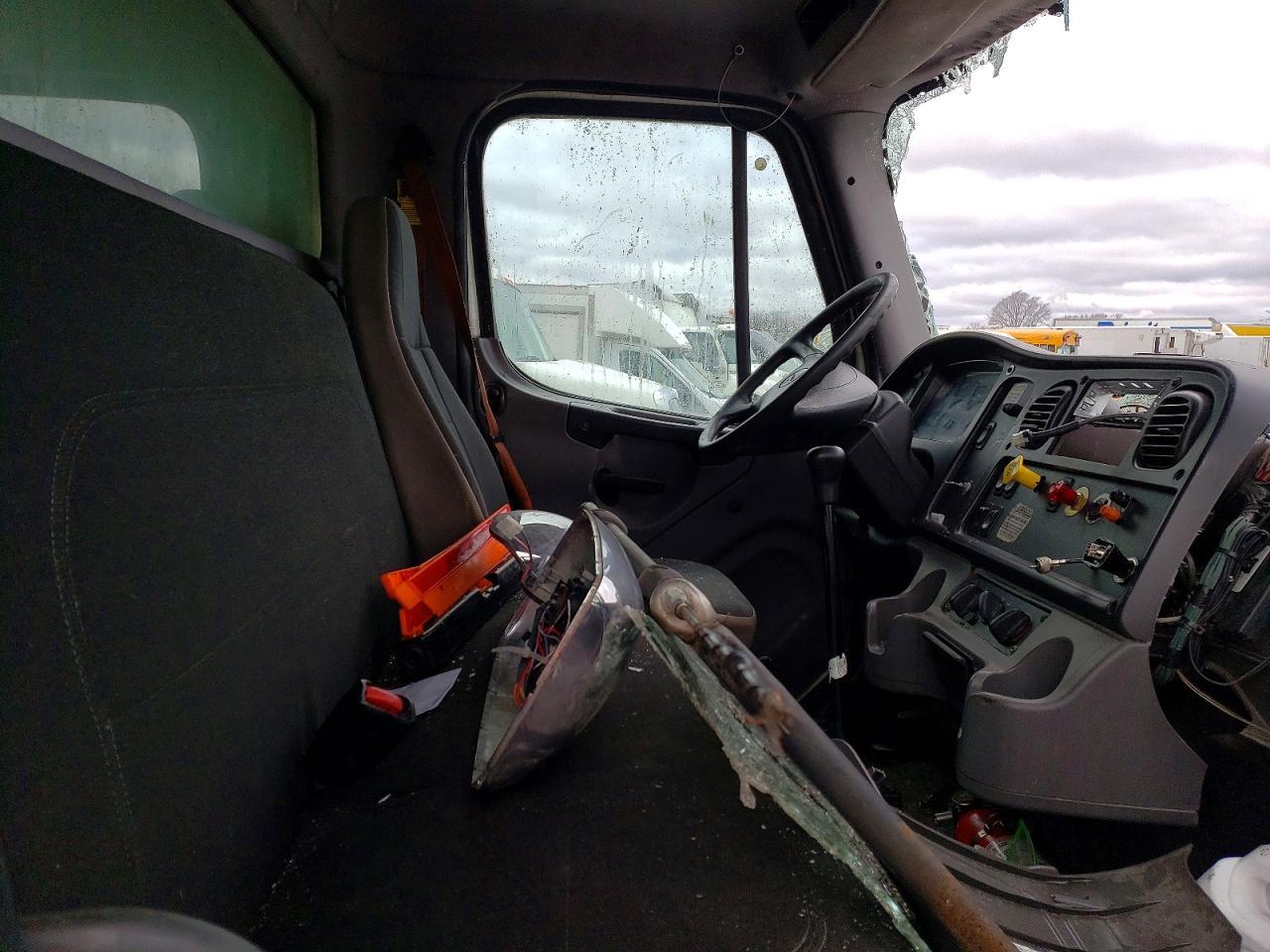 2011 Freigliner 2011 Freightliner Business Class M2 Refrigerated B