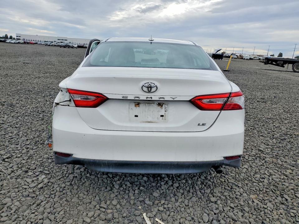 2020 Toyota Camry le