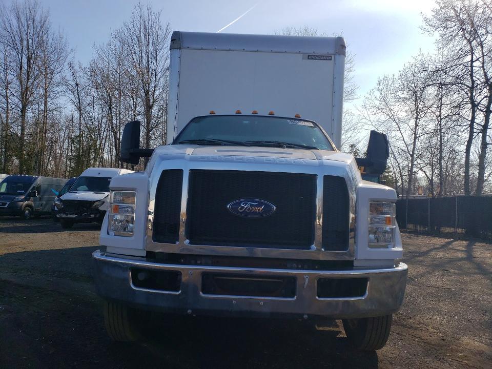 2016 Ford F650 Super Duty BOX Truck