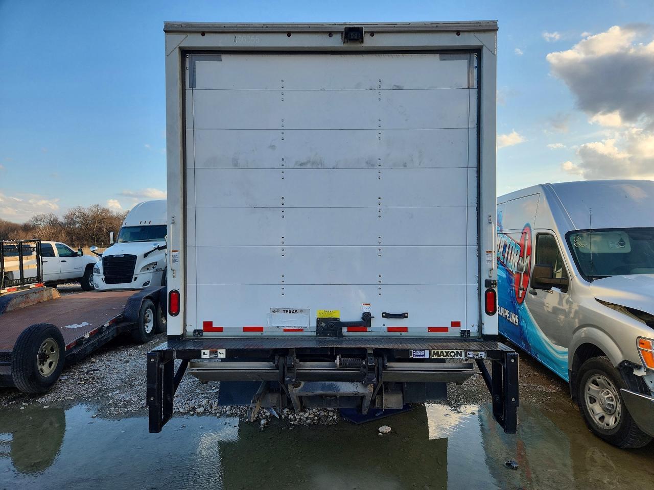 2021 Isuzu NPR HD BOX Truck