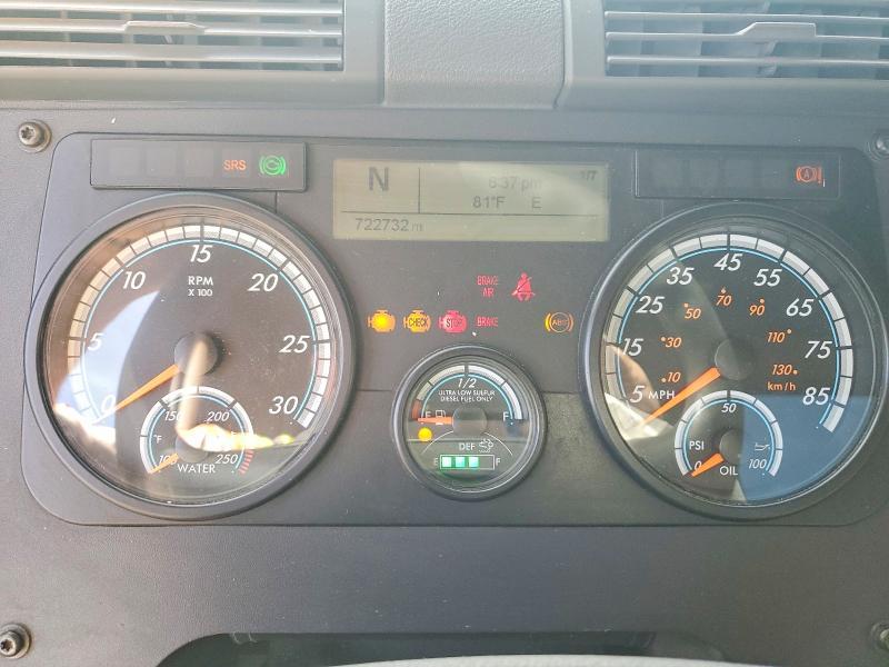 2016 Freigliner 2016 Freightliner Cascadia 113 Semi Truck