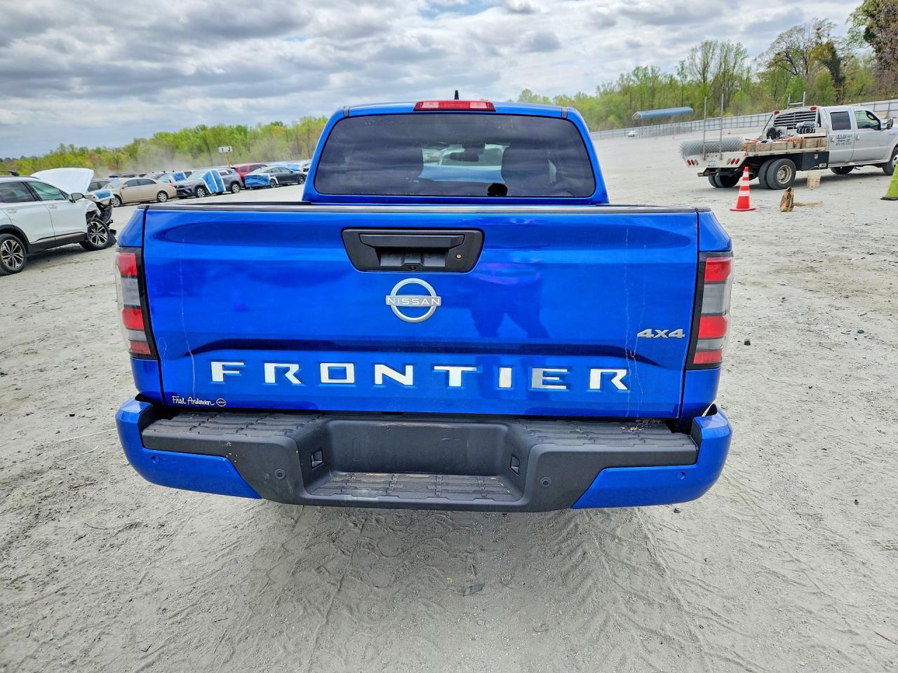 2025 Nissan Frontier SV