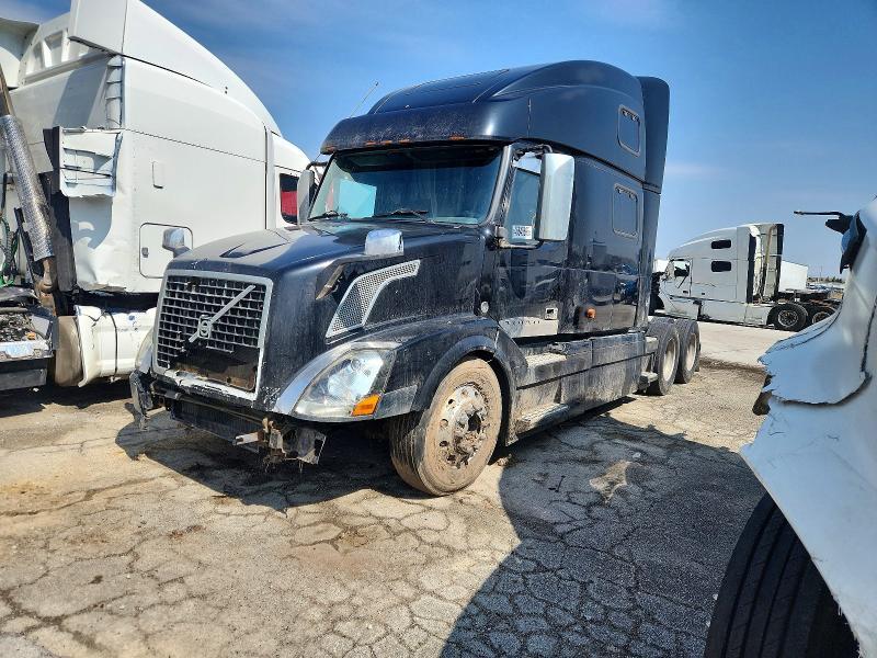 2007 Volvo VNL Semi Truck