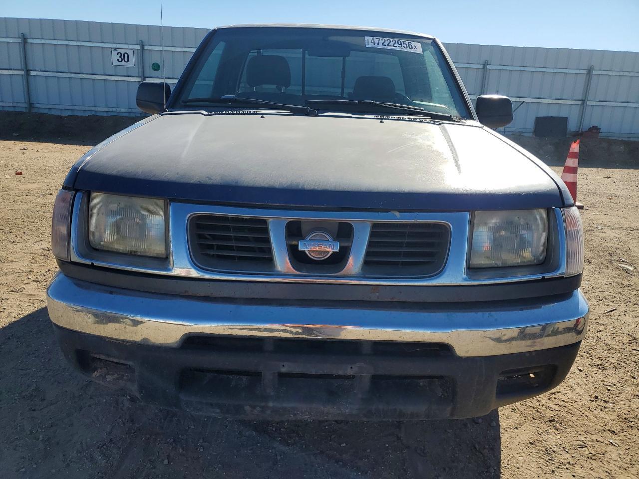 2000 Nissan Frontier xe