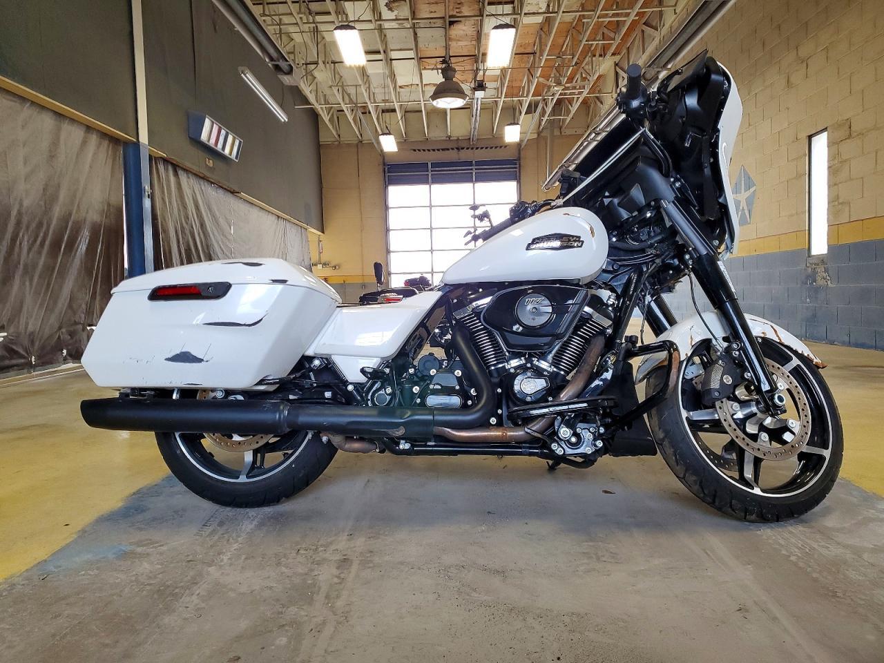 2025 Harley-Davidson Flhx