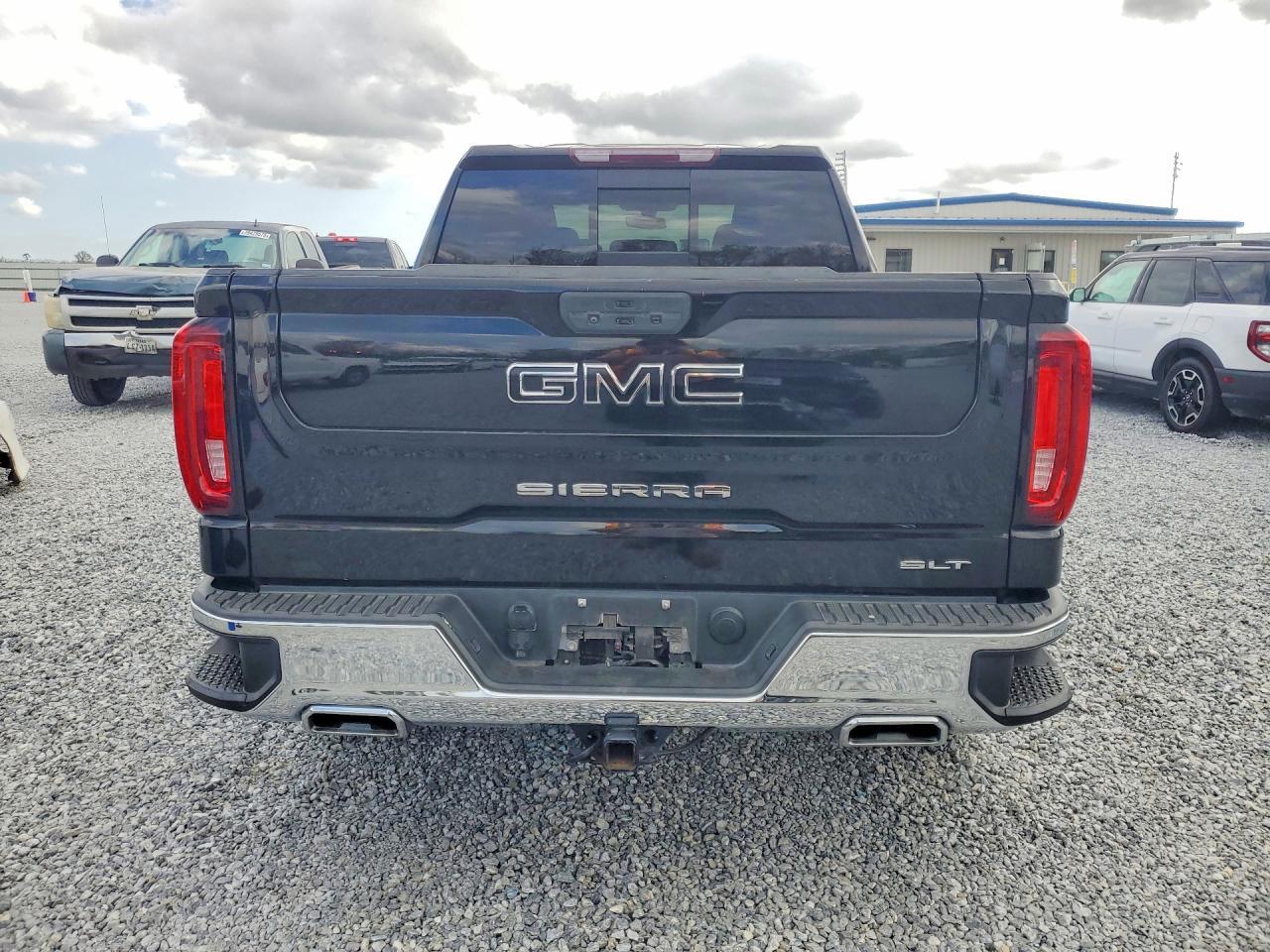 2021 GMC Sierra K1500 SLT