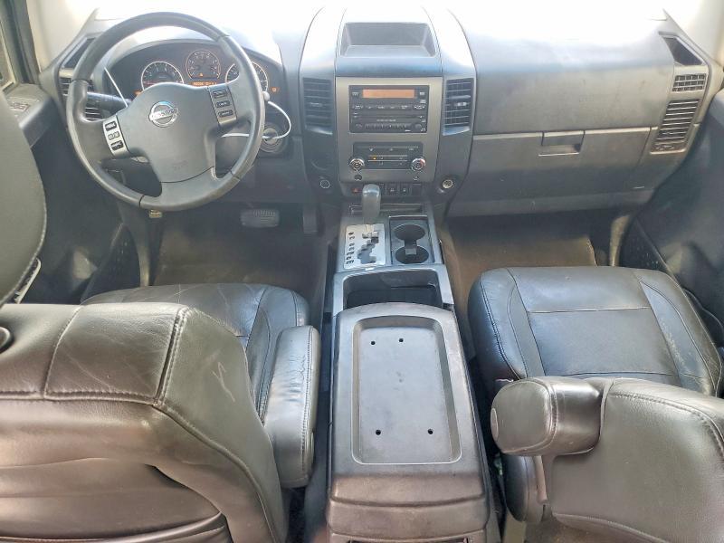 2011 Nissan Titan SV