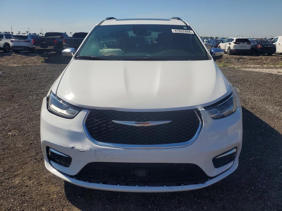 2025 Chrysler Pacifica Hybrid Pinnacle