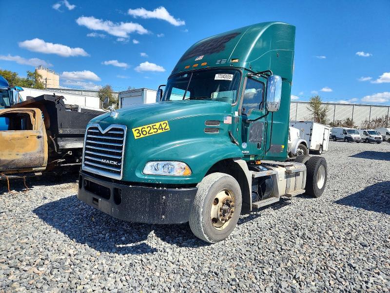 2017 Mack CXU612 Semi Truck