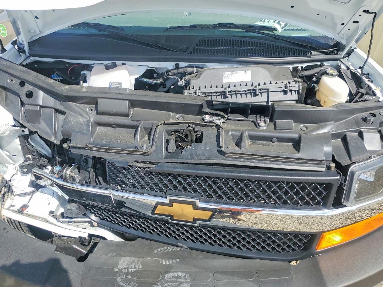 2025 Chevrolet Express G3500 LT