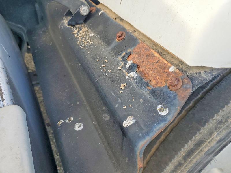 2004 Kenworth T800 Truck Cab AND Chassis