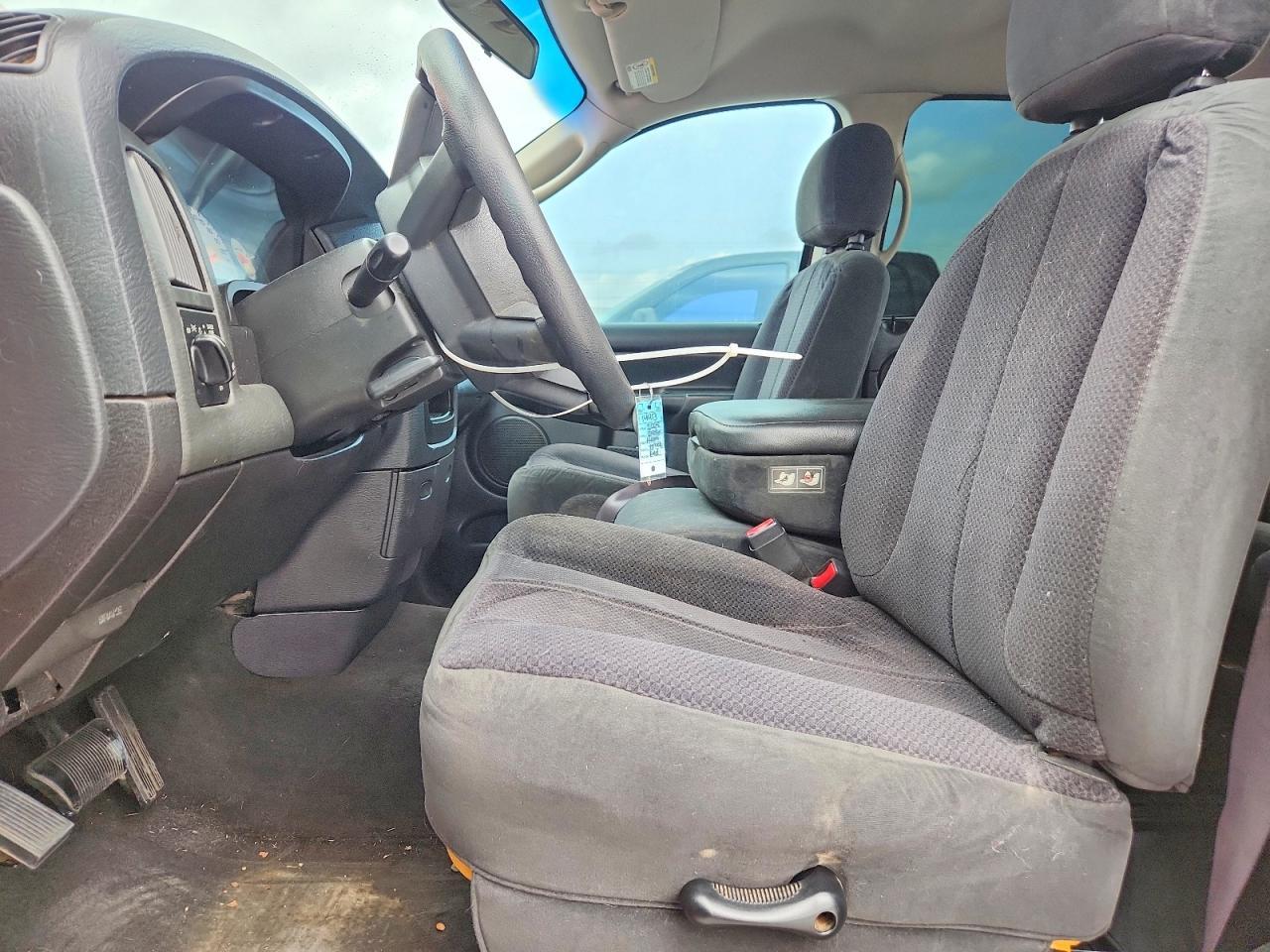 2005 Dodge RAM 1500 ST
