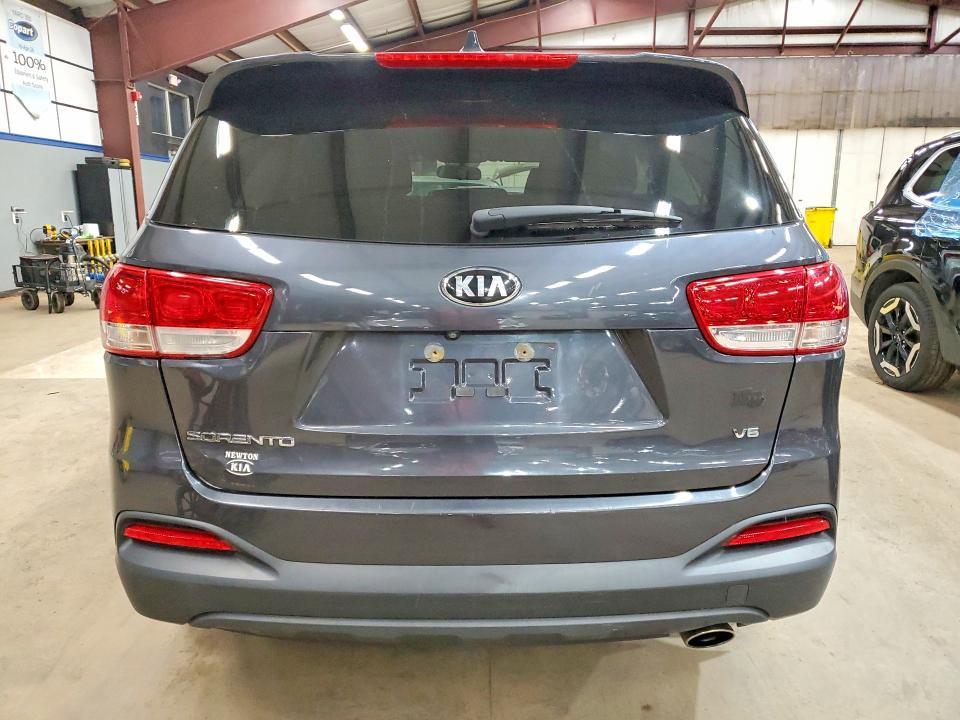 2016 KIA Sorento lx V6
