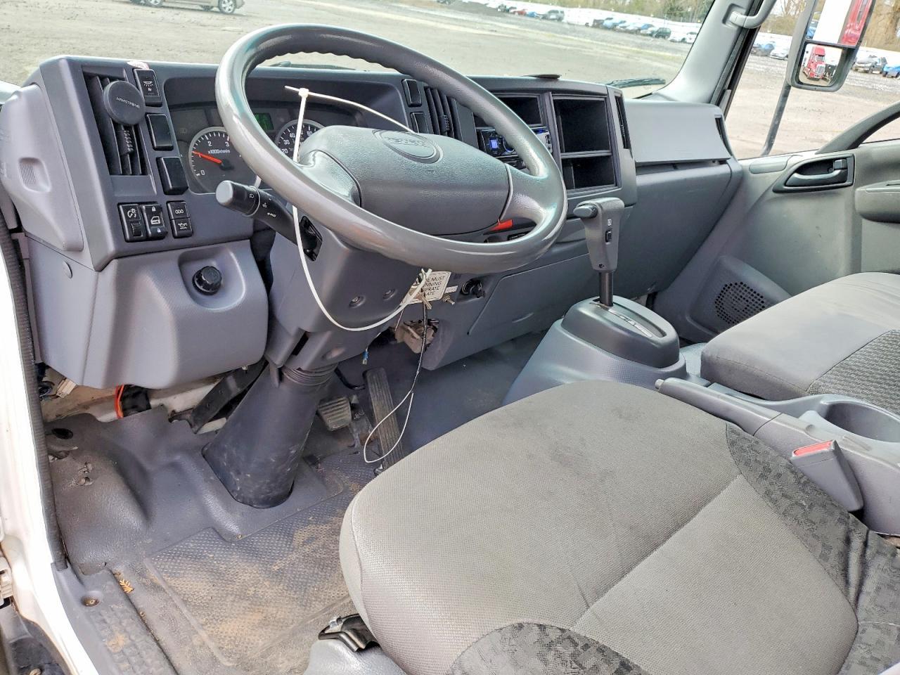 2011 Isuzu NQR BOX Truck