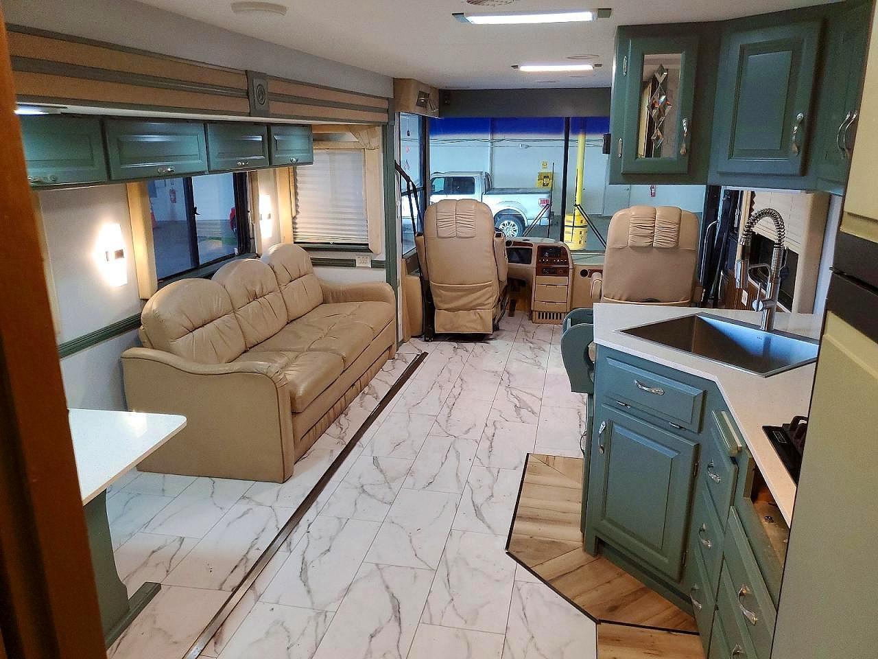 2004 Frht Chasis