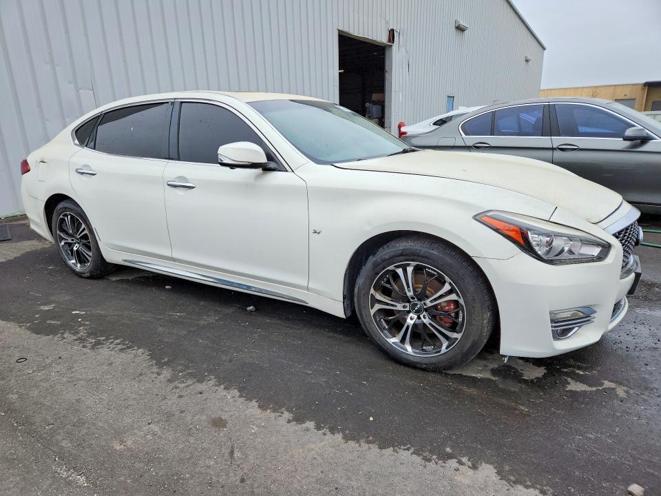 2015 Infiniti Q70 3.7