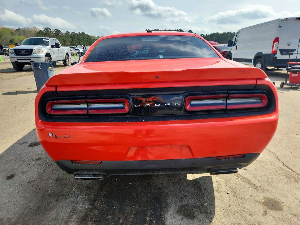2018 Dodge Challenger r