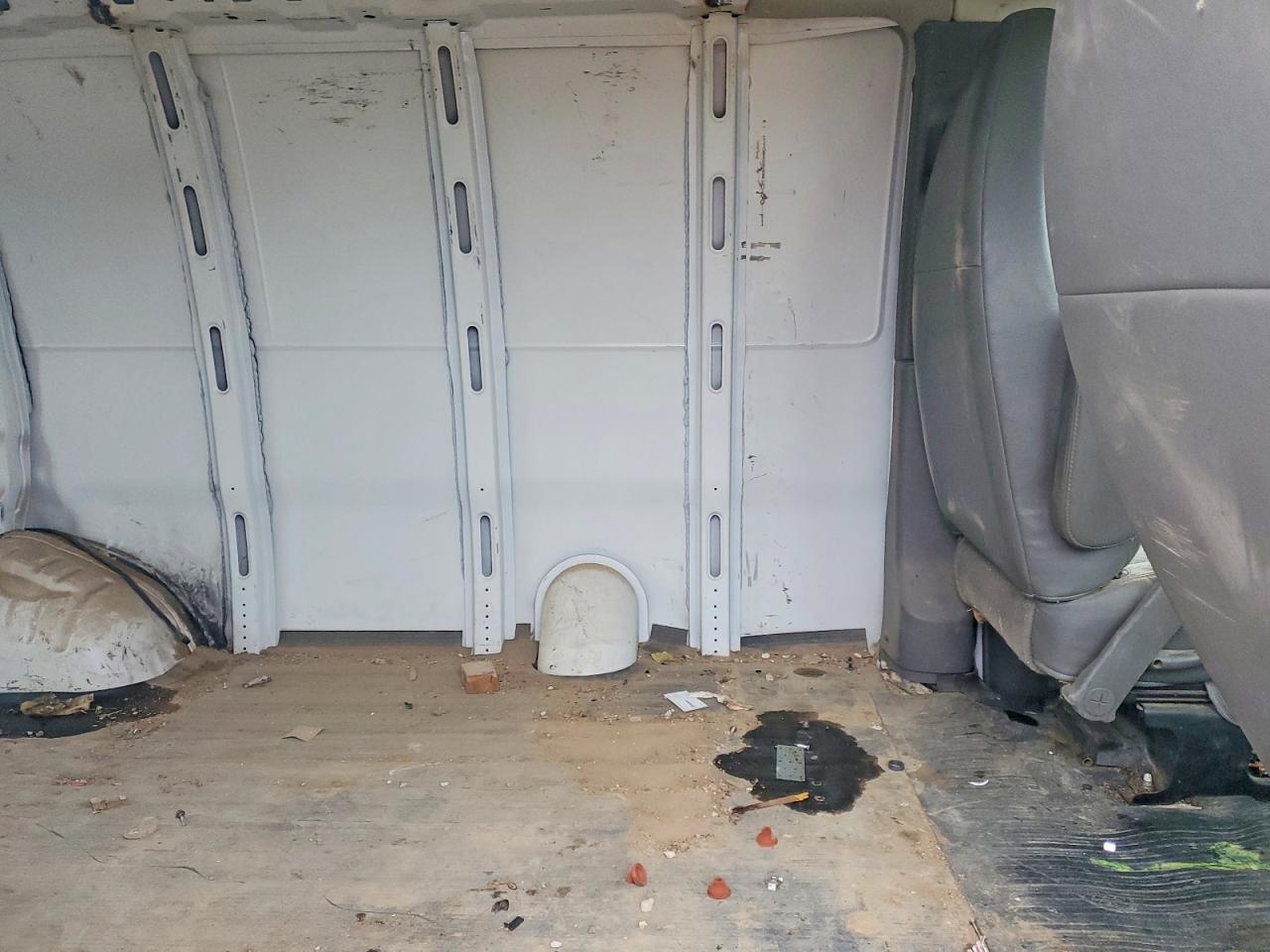 2014 Chev Express G2500
