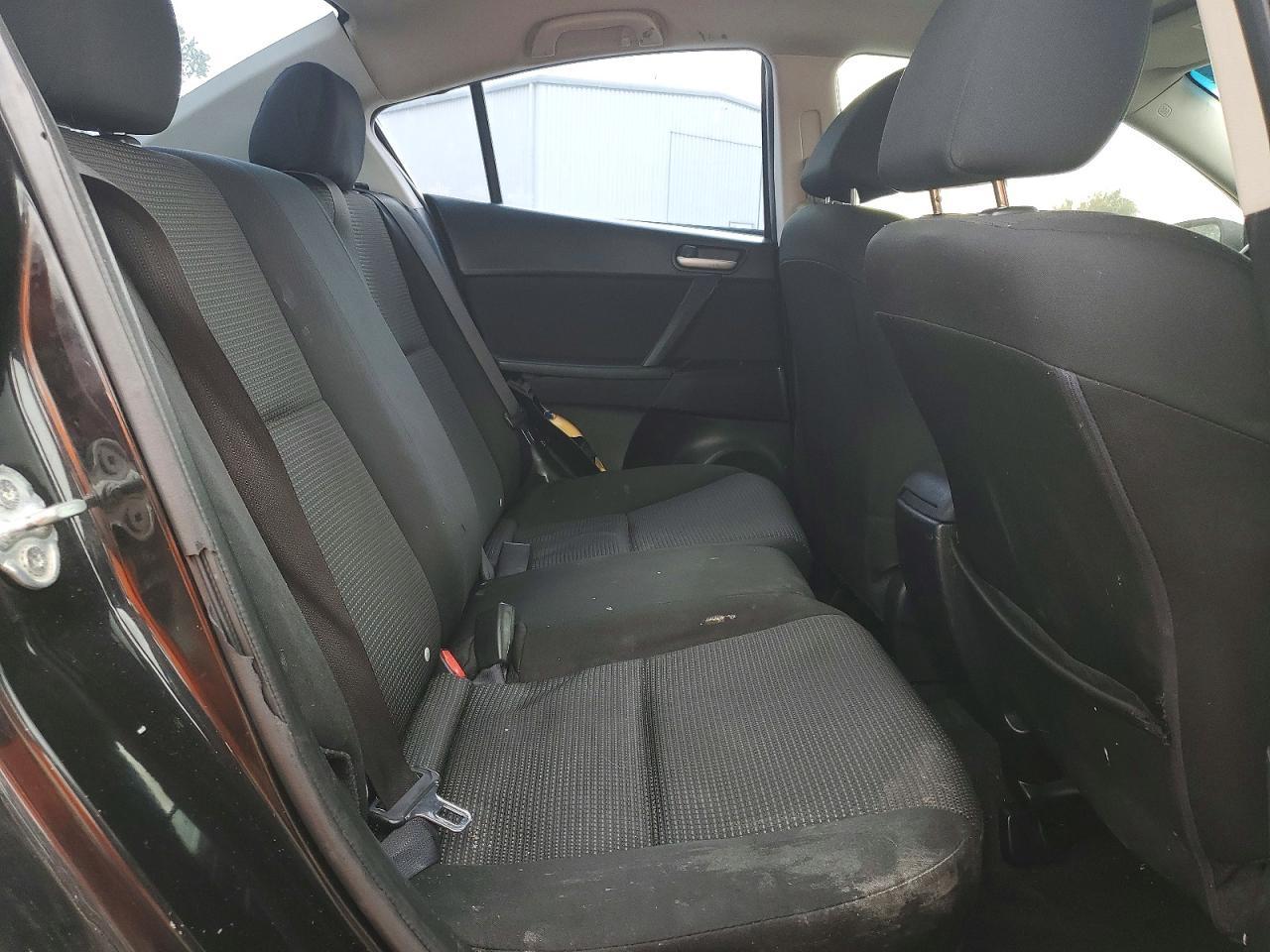 2013 Mazda 3 I