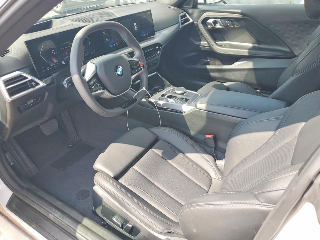 2025 BMW 230i