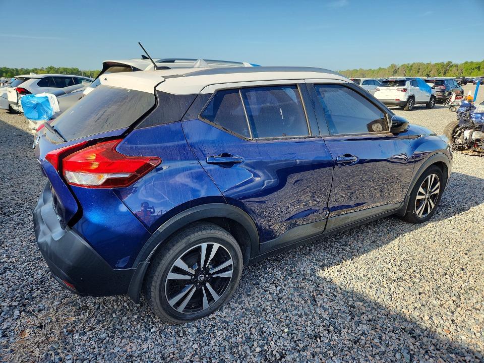2019 Nissan Kicks sv