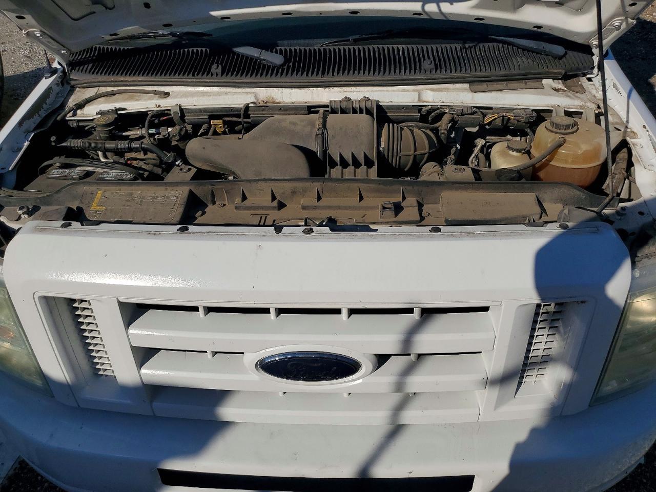 2009 Ford E350 BOX Truck