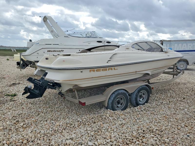 2000 Regal 2565 Boat