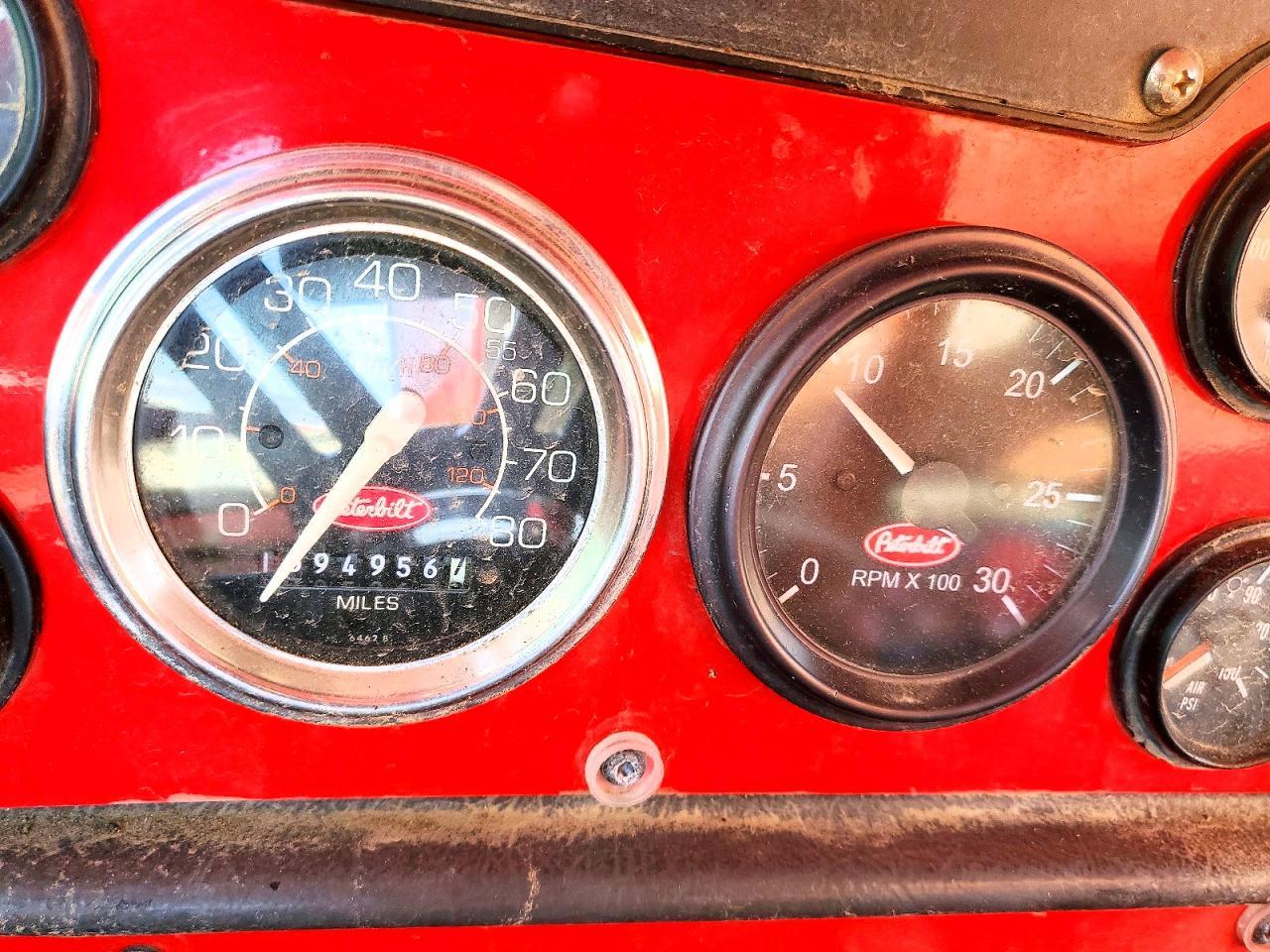 2001 Peterbilt Tractor 2001 Peterbilt 379 Semi Truck