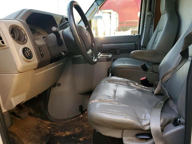 2012 Ford Econoline E450 Super Duty Cutaway Van