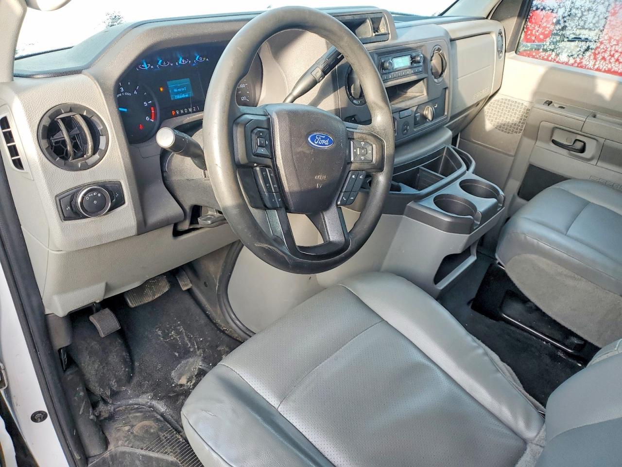 2021 Ford Econoline E350 Super Duty Cutaway Van