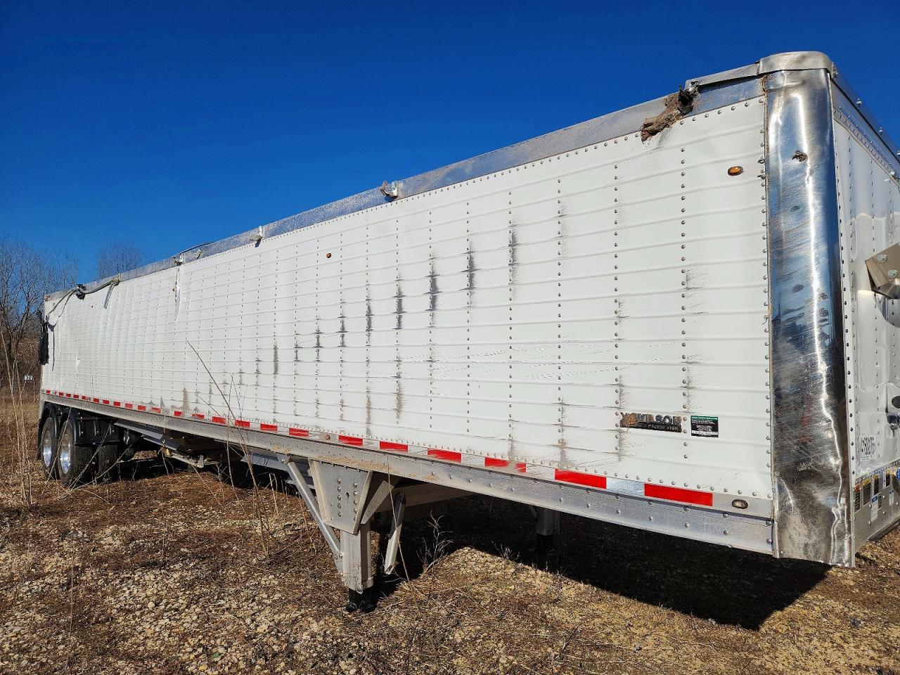 2026 Wilson Hogtrailer 2026 Wilson DWH-750 Grain Trailer